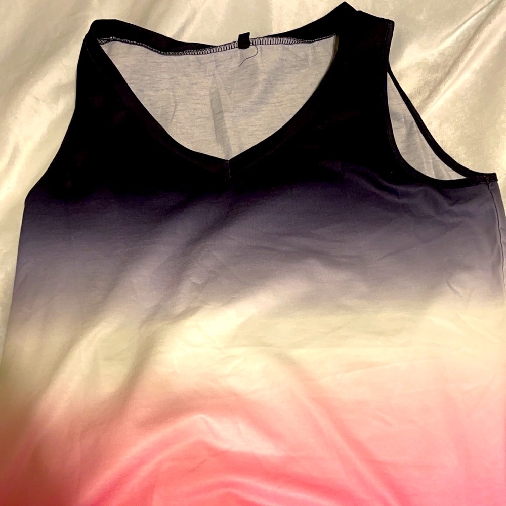 Boutique tank, brand new, silky materials